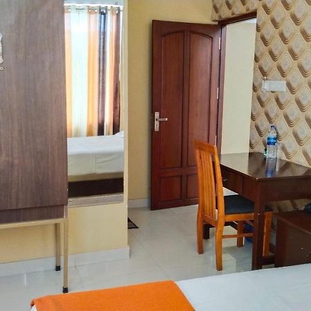 Hotel Falcon Thiruvananthapuram Bagian luar foto