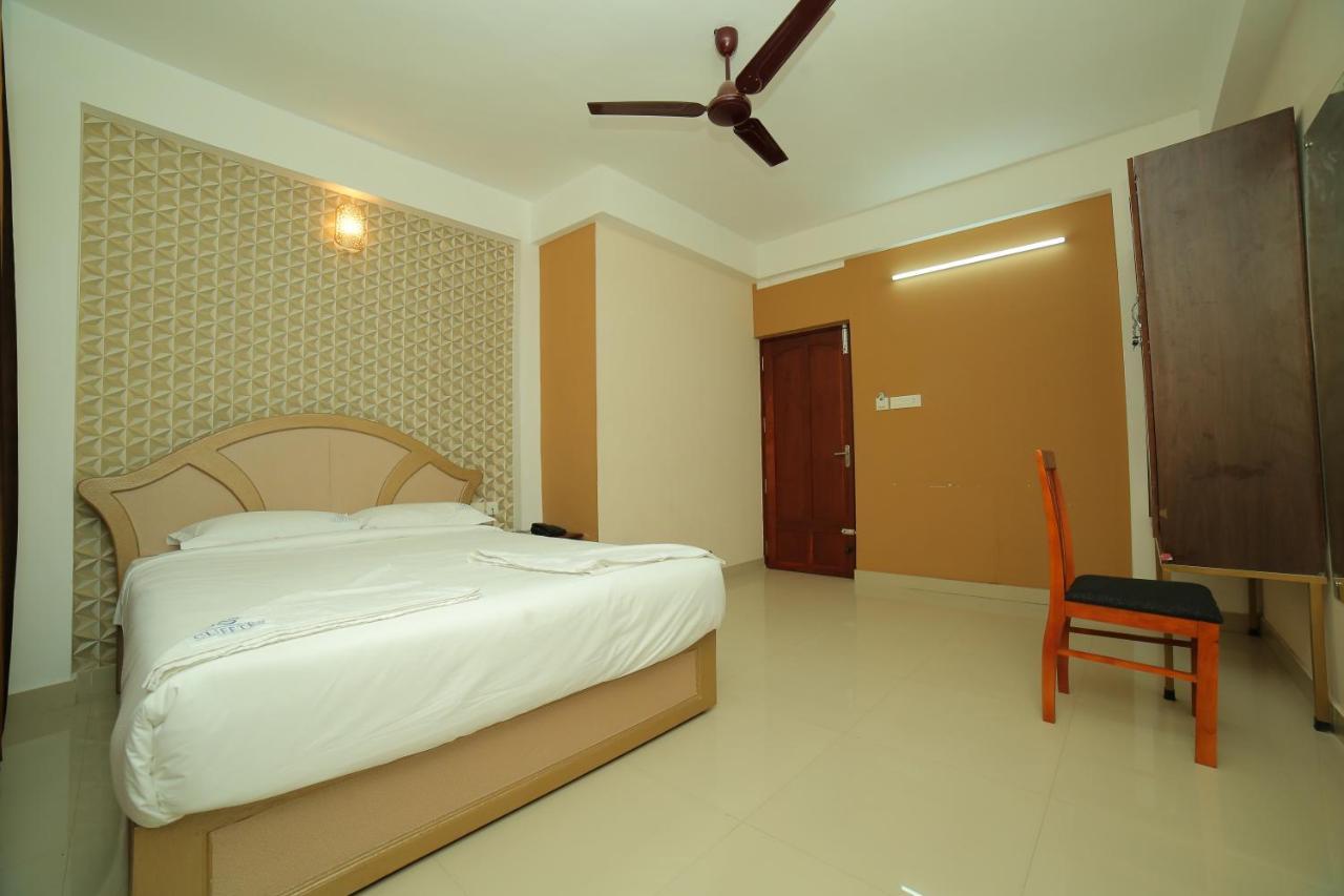 Hotel Falcon Thiruvananthapuram Bagian luar foto