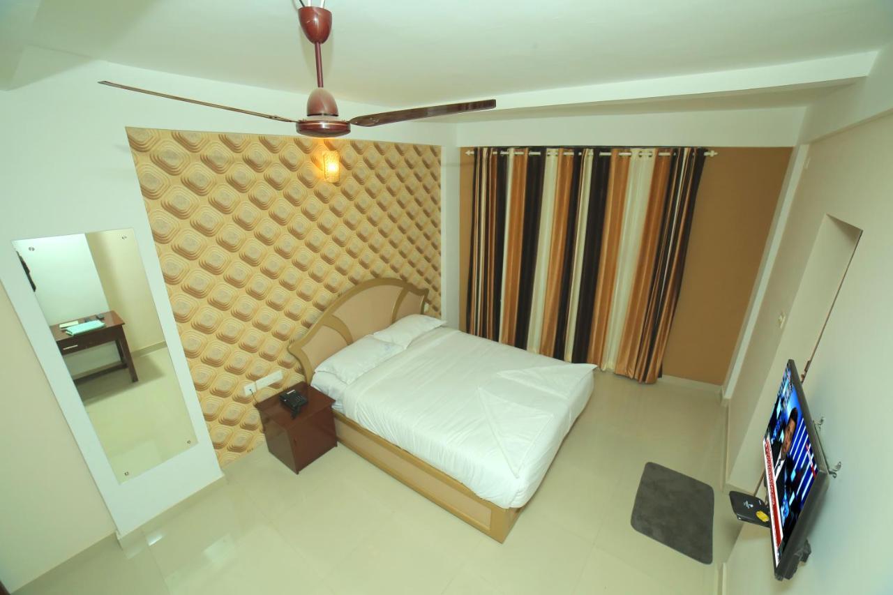 Hotel Falcon Thiruvananthapuram Bagian luar foto