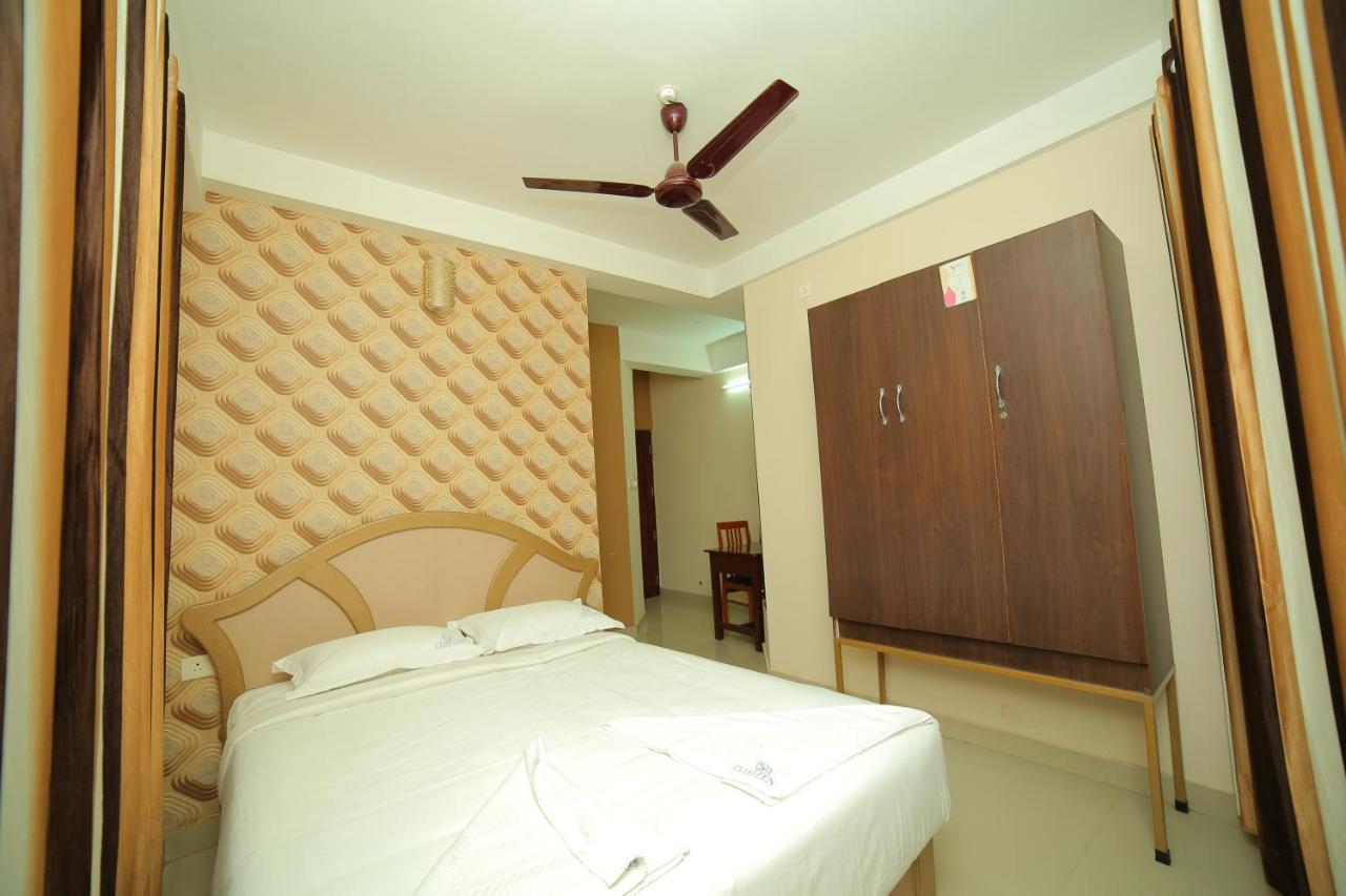 Hotel Falcon Thiruvananthapuram Bagian luar foto