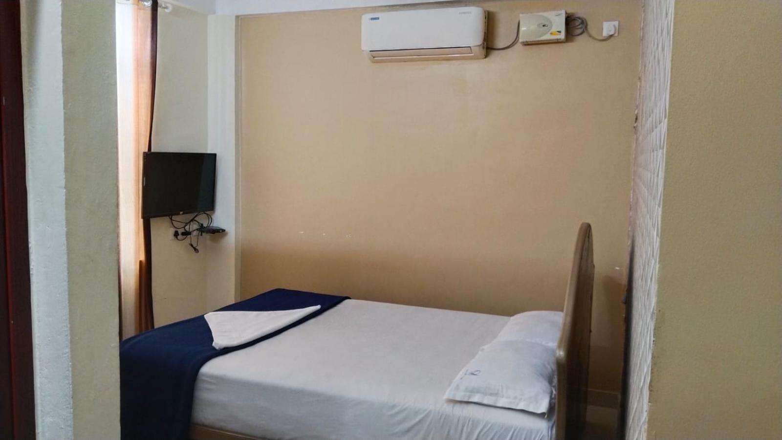 Hotel Falcon Thiruvananthapuram Bagian luar foto